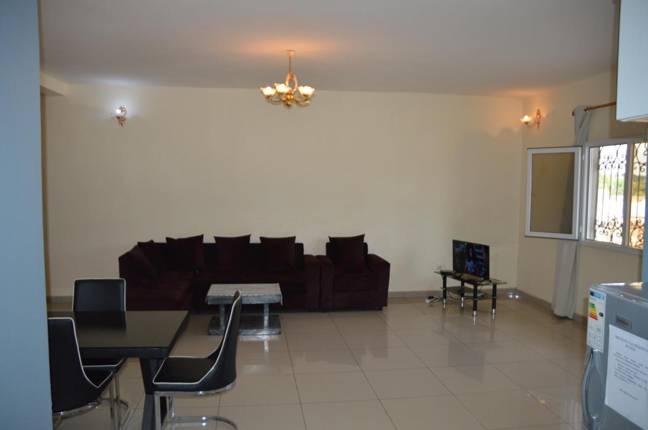 Yaoundé Residence Rosalie מראה חיצוני תמונה