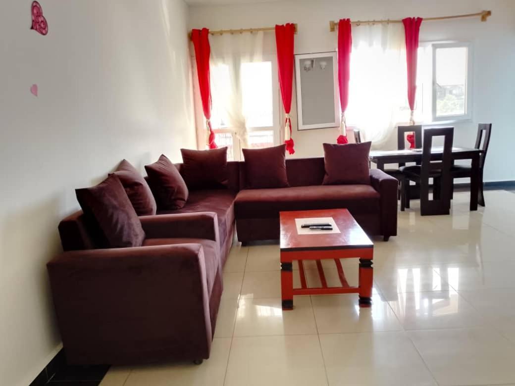 Yaoundé Residence Rosalie מראה חיצוני תמונה