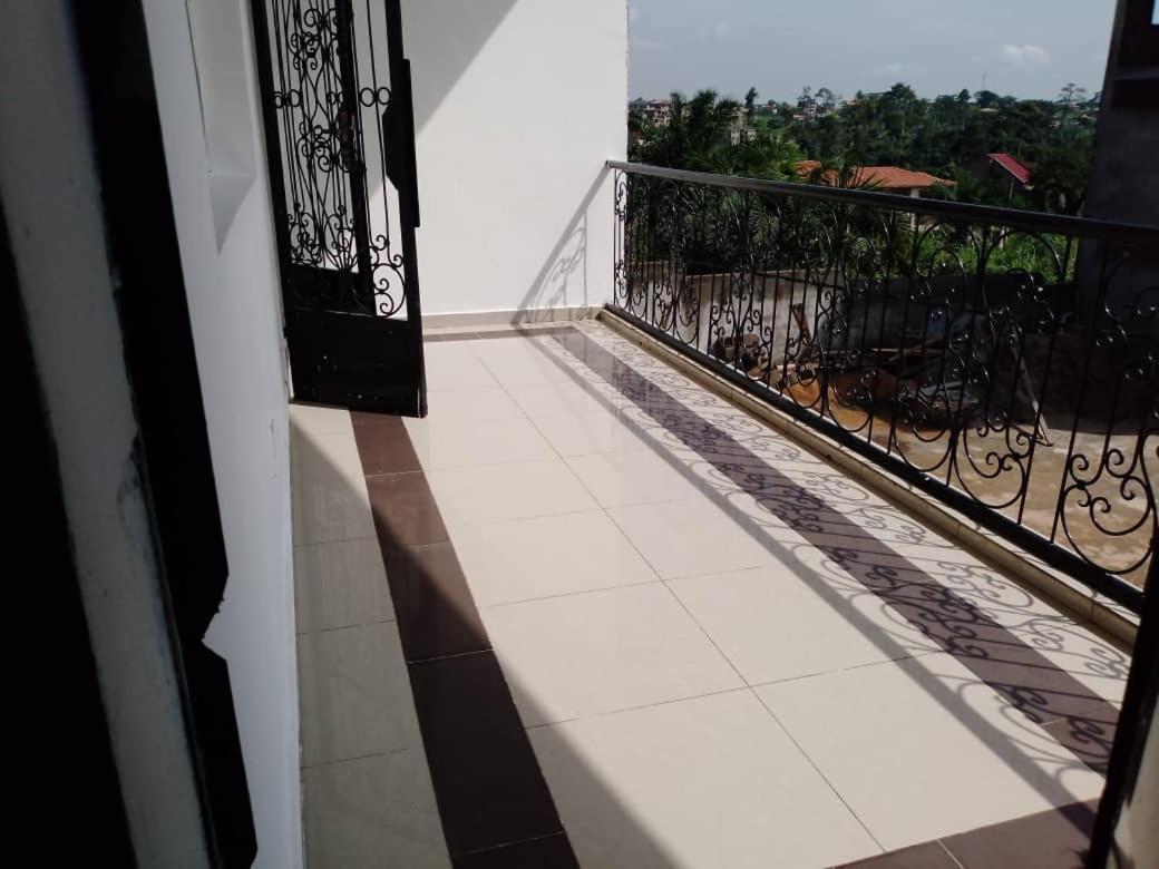 Yaoundé Residence Rosalie מראה חיצוני תמונה