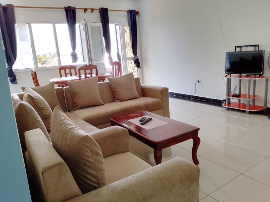Yaoundé Residence Rosalie מראה חיצוני תמונה