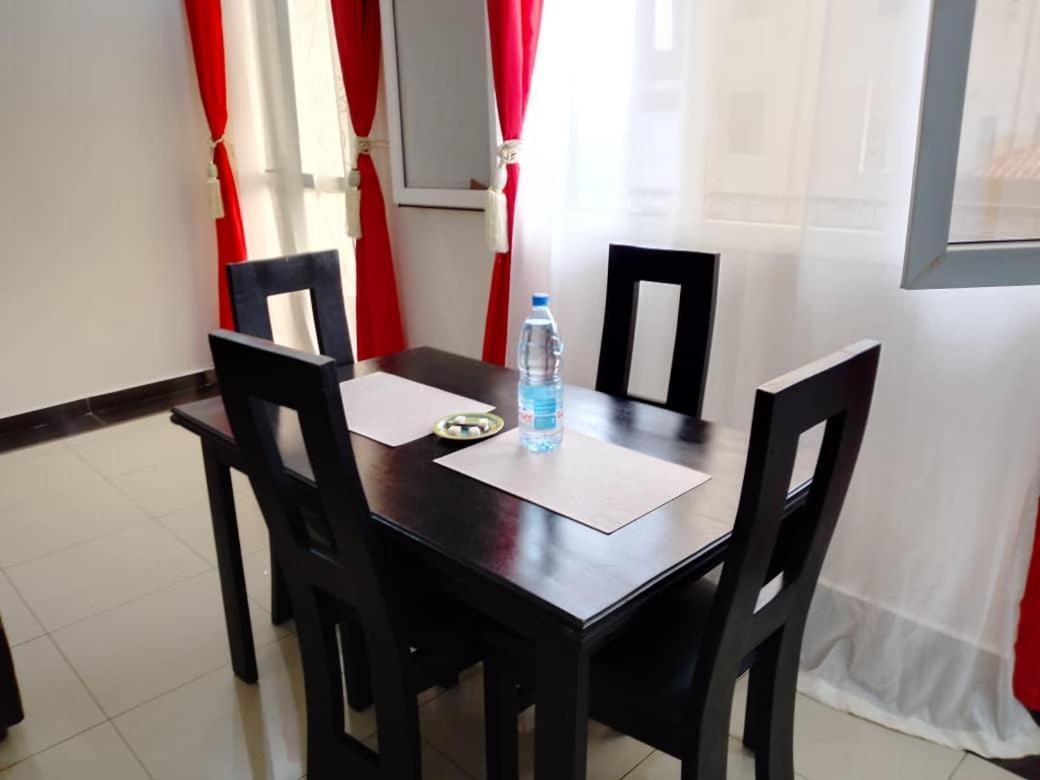 Yaoundé Residence Rosalie חדר תמונה